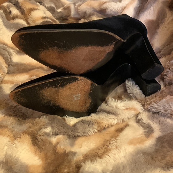 JONATHAN MARTIN Velvet Heels — 7 - Picture 11 of 14